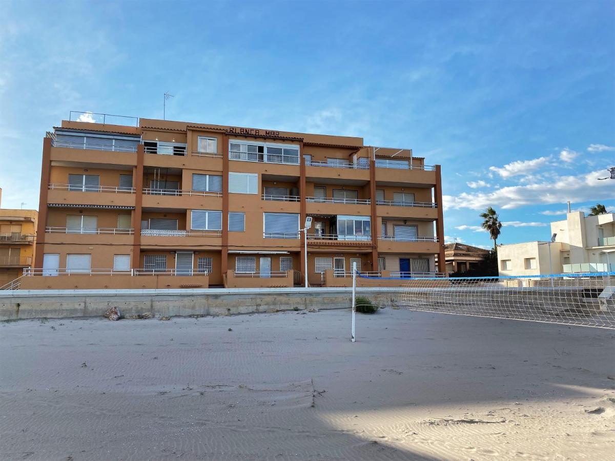 Beachfront Apartment With A Terrace Mareny Barraquetas 외부 사진