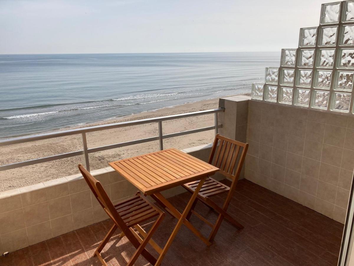 Beachfront Apartment With A Terrace Mareny Barraquetas 외부 사진