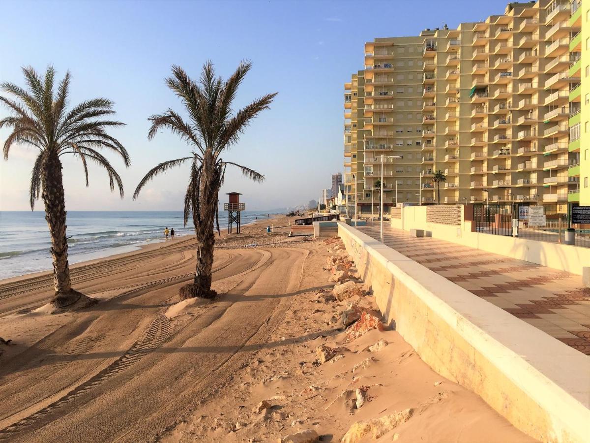 Beachfront Apartment With A Terrace Mareny Barraquetas 외부 사진